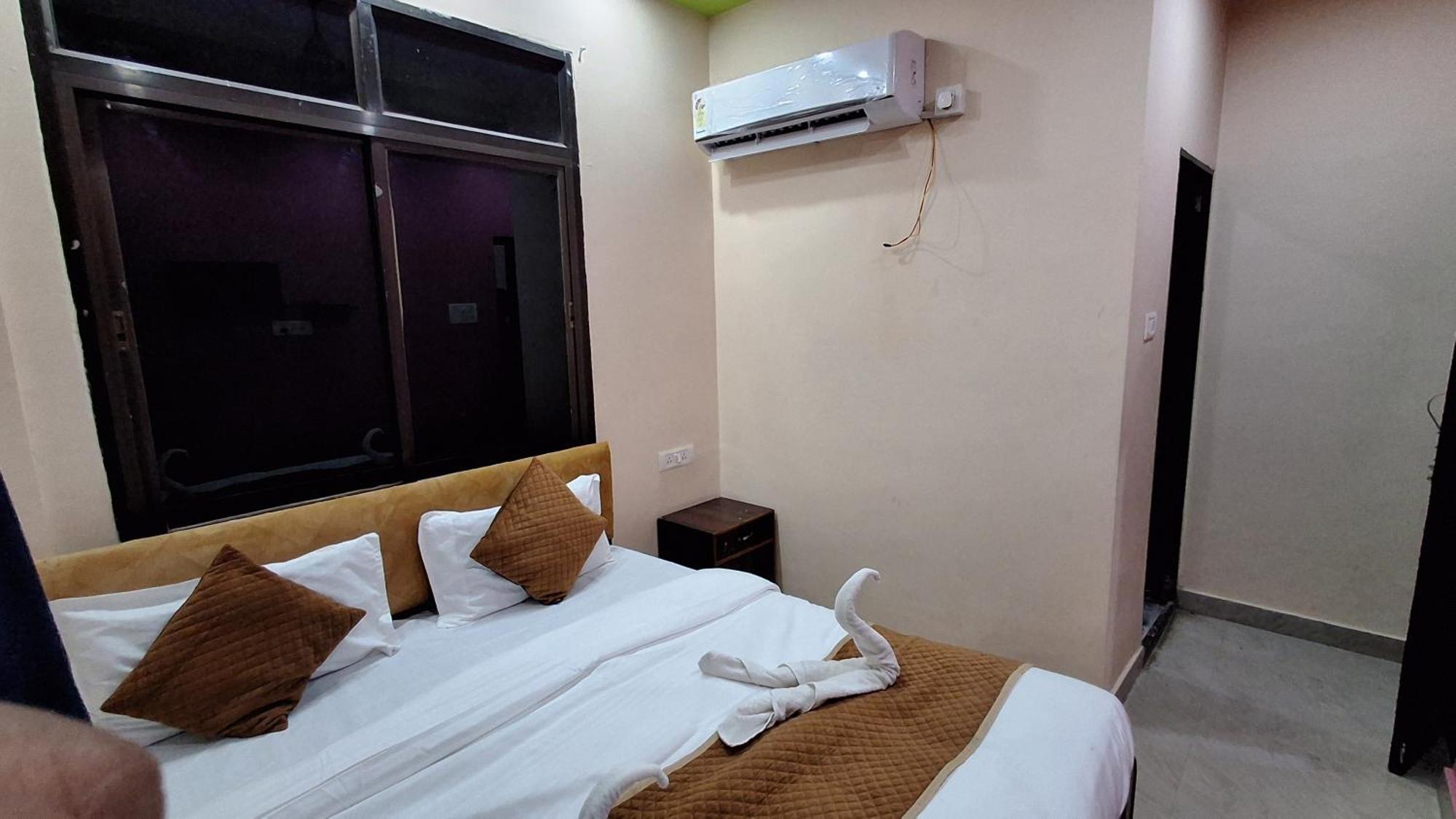 ורנאסי Shree Balaji Paying Guest House מראה חיצוני תמונה